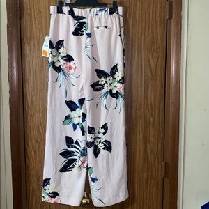 Women’s Floral Patterned Pants